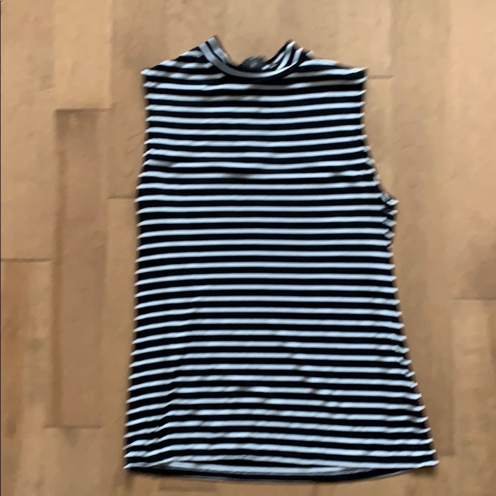 Mock turtleneck sleeveless tank top